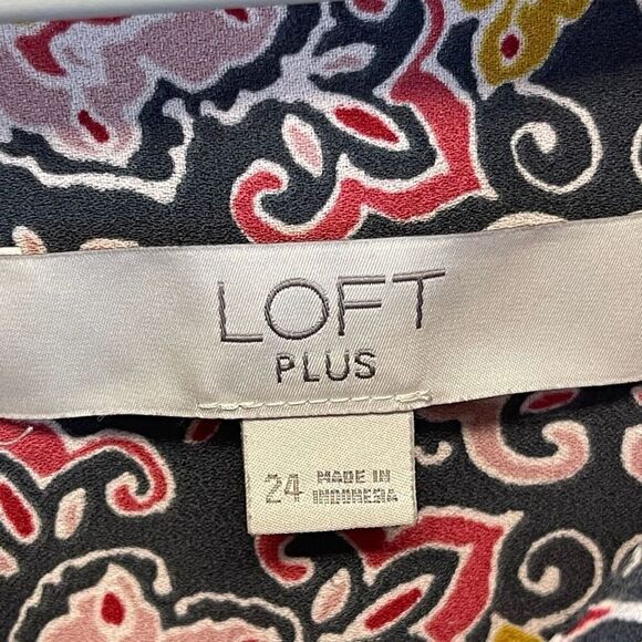 LOFT Top Women's 24 Plus Multicolor Floral Chiffon Short Flutter Sleeve V Neck - Picture 4 of 11